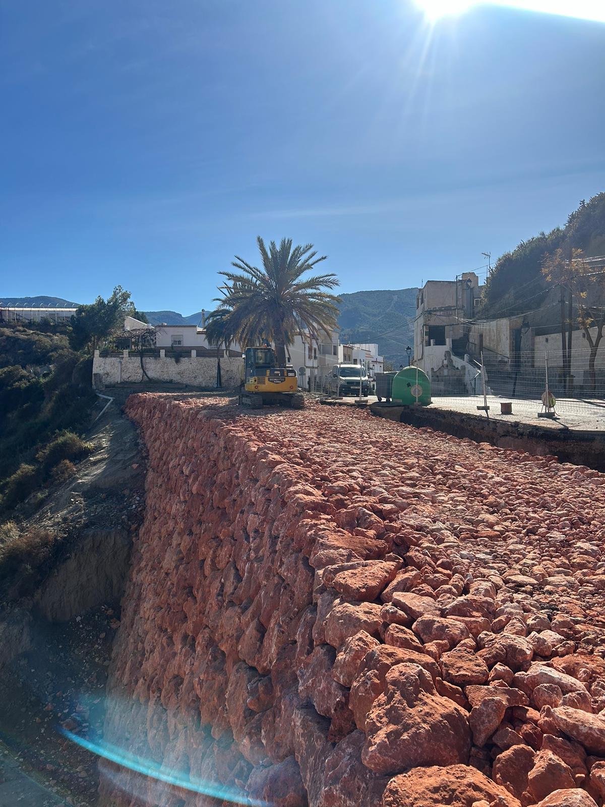 Estabilización de plataforma en Avda de las Alpujarras - Muro de contención