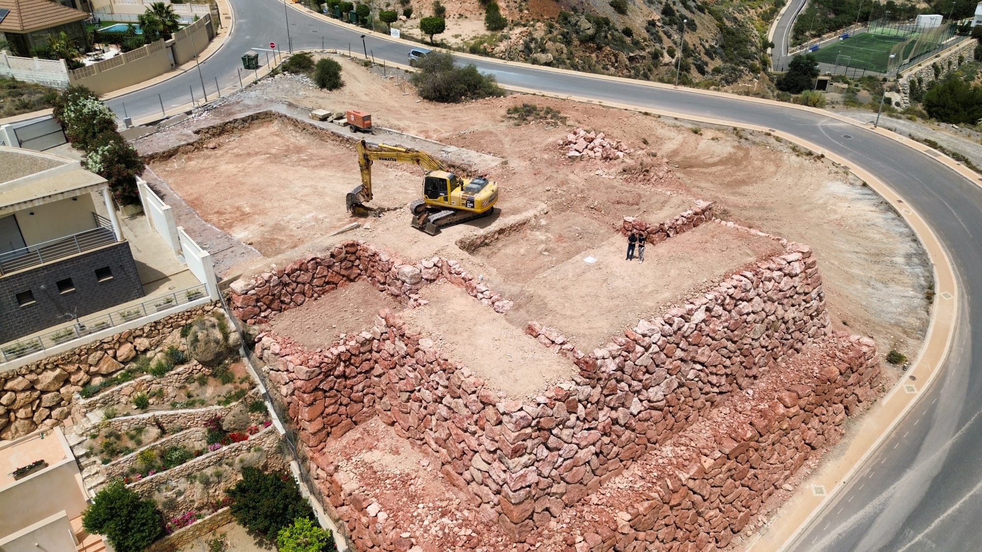 Vista aérea de explanada y escollera para vivienda en La Envia Golf